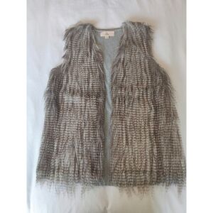✅ Pink Republic Faux fur vest in gray size medium